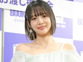 岡田紗佳さん、写真集『嶺上開花』で美ボディと麻雀愛を炸裂！