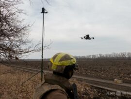 ウクライナ無人機の残骸落ち石油貯蔵施設で火災 ロシア