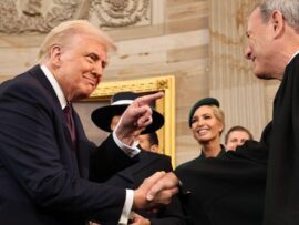 トランプ前大統領の判事弾劾要求に最高裁長官が異例の反論声明！司法の独立性を守る砦となるか？
