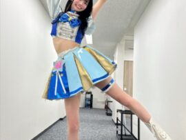 「脚長すぎ！」「スタイル抜群」　「デカ女」話題のコスプレイヤー、全身ショットに衝撃