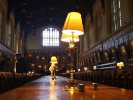 イギリス名門校のハウスシステム：ハリー・ポッターの世界を紐解く