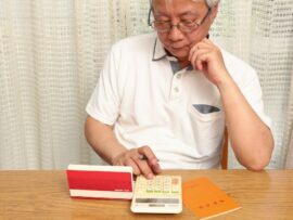 猛烈に後悔しています…〈繰下げ受給〉で年金「月19万円→月27万円」増額のはずが…72歳男性、結果的に「年金が減った」まさかの理由【FPの助言】