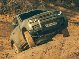 2025年版　自動車専門誌が選ぶ、最高のオフロード車　10選　どんな地形でも頼りになる4WD