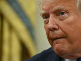 トランプ大統領、ロシア「没落」に言及しながらプーチン大統領を「完全に狂った」と非難