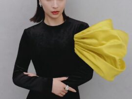 激変！広瀬すず　大胆に体のラインを見せつけるクールな姿に「惚れた」「スタイルよすぎ」