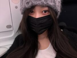 「顔バレしないの!?」〝世界的人気アイドル〟全く忍ばないディズニーシー満喫ショットにファン仰天!!「一緒に写った人最高すぎる」