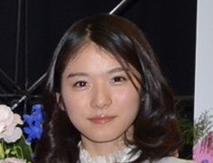 「見る度に印象違う」昨年人気アイドルと結婚…30歳女優〝雰囲気ガラリ〟な近影に衝撃「旦那さんと雰囲気似てる」「結婚して随分変わった」