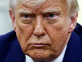 トランプ大統領「関税にブレーキかければ米国破滅」…習主席と電話会談予告