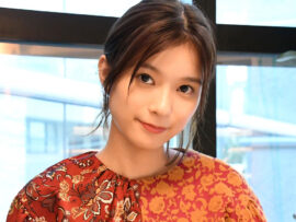 芳根京子、”新婚夫”とのお忍びショット　貴重なセーラー服姿も披露「本当お似合い」「かわいすぎるんですけど」