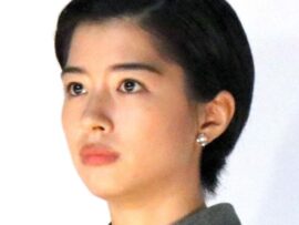 １３歳年上の人気俳優と電撃婚した女優　全身ショットに衝撃！「ママになって…」１年前に出産