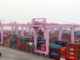 韓国中古車輸出が「空前の好況」 ウォン安、海外需要で新車価格超えも