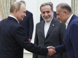 イラン、ロシアに防衛協力を要請　プーチン氏は米国などの攻撃批判