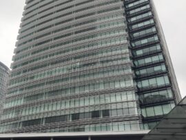 日産社長、業績不振を陳謝　株主総会、大規模リストラ説明