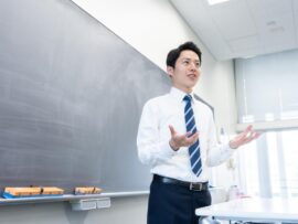 中学校教員は年収660万円だが激務…教頭（副校長）になれば本当に年収800万円超え？