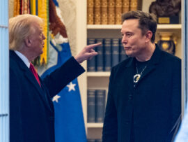 マスク氏、「店じまいに」　大型減税批判に怒り　トランプ氏