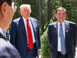 トランプ関税交渉の裏側：日本経済への影響と世界各国の攻防