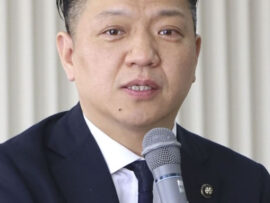 特捜部、前岸和田市長を逮捕　在任中、業者に入札価格漏えいか