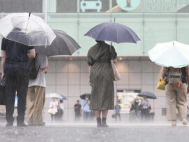 台風15号、和歌山県北部に上陸　台風から離れた地域でも大雨の恐れ