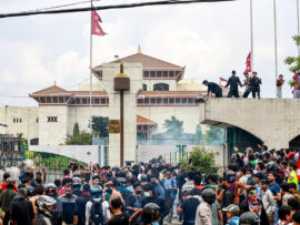 首都で大規模デモ、19人死亡　SNS禁止に若者ら反発　ネパール