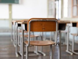 【悲報】男子児童が命を軽視する発言→担任、命の大切さ指導→返事無し→担任「一緒に死のうか」→担任が男児の保護者・クラス全員に謝罪