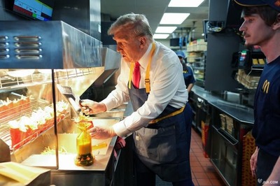 【速報】トランプ大統領の定番昼食メニューが話題「これだけで 2,516キロカロリーだぞｗｗｗ」