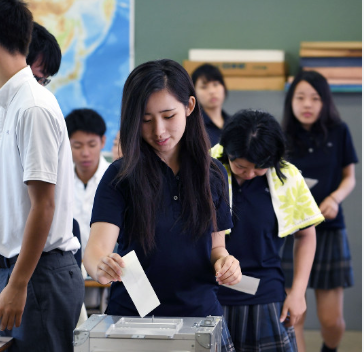 【速報】参院選期日前投票、投票立会人が外国籍の高校生だったことが判明 市選管が学生に謝罪「貴方は立会人の対象ではなかった」※投じられた票は無効にはならない 【速報】参院選期日前投票、投票立会人が外国籍の高校生だったことが判明 市選管が学生に謝罪「貴方は立会人の対象ではなかった」※投じられた票は無効にはならない