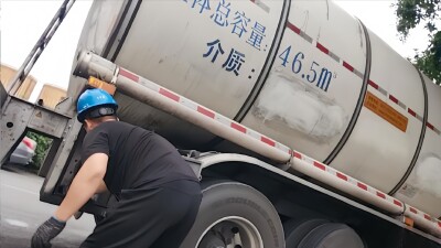 中国人「この石油タンカー空のままだと勿体無いから食用油入れれば儲かるある」