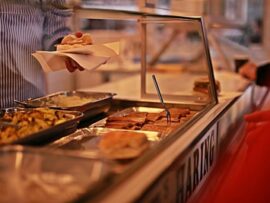 【パリ五輪】食堂決済サービス会社「それでは参加国で最もケチだったチップ払い最低国と、チップありがとうの太客国家を発表しまーすｗｗｗｗｗ」