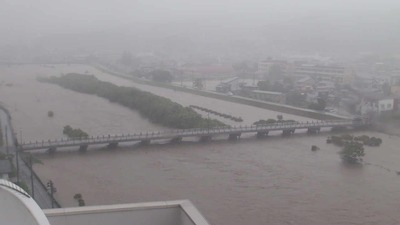 【台風上陸】岩手県が観測史上最大の大雨により緊急放流「台風限界突破、ダムのお水放出します！」平時時と現在をご覧ください