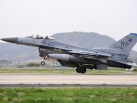 【朗報】日本政府『中国有事が迫ってきたので在日米軍のF15戦闘機を韓国ではなく日本で整備する、整備で整備はちょっと・・・』