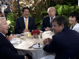 【速報】トランプ氏から訪米要請「安倍昭恵さんとぜひ会いたい」邸宅での夕食会に招待　メラニア夫人も同席