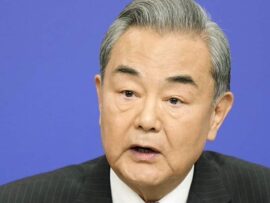 【速報】中国政府、日本公使を呼び出し「中国人襲撃や歴史認識に懸念」閣僚らの靖国神社参拝をけん制する狙いも