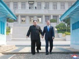 韓国の文在寅前大統領、回顧録で金正恩氏が吐露を暴露「制裁、正直きついわ」「核を使うつもりはない、無いと生きられない」「対米会談のコツ教えて」