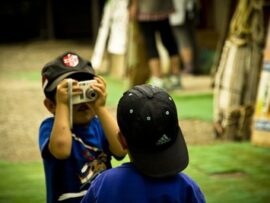 不登校の小4児童「今日は誰に殴られるのか」、区教委が退学届を要求→区教委「間違えてた、もし提出してたら中学入学に影響あったわスマン！」