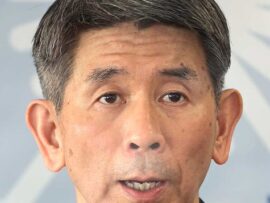 【速報】海自トップ幕僚長、共産党が問題視に堂々たる回答「自由意志であり調査する方針はない」