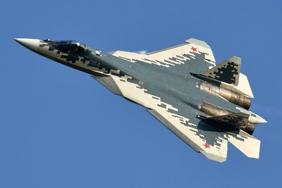 【速報】ロシアがめちゃくちゃ大事にしている２２機しかない最新鋭戦闘機「Su-57 フェロン」が地上撃破！ロシア、もう核兵器しか上回る武器がない！！