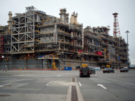 ■戦況■　ウクライナ軍の可能性、ロシア最大の石油精製所を破壊開始　首都モスクワ2700キロ地点