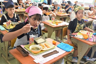 【笑顔消える】児童にハラール給食を強制「イスラム教徒の児童も一緒に食べられる、日本の子どもにも世界の食生活や多様性を知ってほしい」