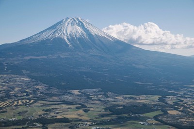 【速報】環境維持に限界、外国人も日本人も富士山の登山１人4000円徴収決定ｗｗｗ