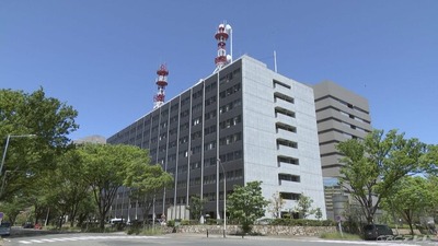 【速報】無人販売所で万引き女性にオーナー親子が迷惑料100万円請求→恐喝の疑いで逮捕