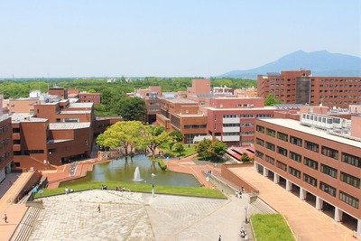 【速報】悠仁さまの通学問題解決か　筑波大学敷地内に謎の一軒家が建設　関係者「恐らく悠仁さまが暮らす家」