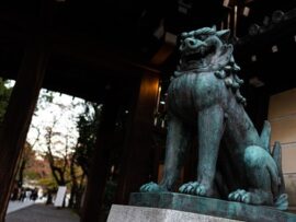【悲報】日本メディアで『靖国爆発音』報道再び　「放尿行為」を頑なに報じず「落書き事件」とするあまりにもセコい理由・・・