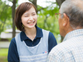 【速報】介護事業所、「外国人材受け入れ意向」45％