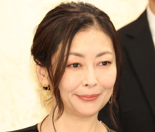 【悲報】中山美穂さん、9時の新幹線なのに7時まで仕事をしてお風呂に入る？　5ch「地獄。前日、そして謎のメッセージ」