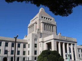 【悲報】憲法審日取り決める懇談会、立憲だけが欠席で中止　共産・国民・維新・公明「立憲なしでやりましょう」自民党「どうしようかなｗｗｗ」