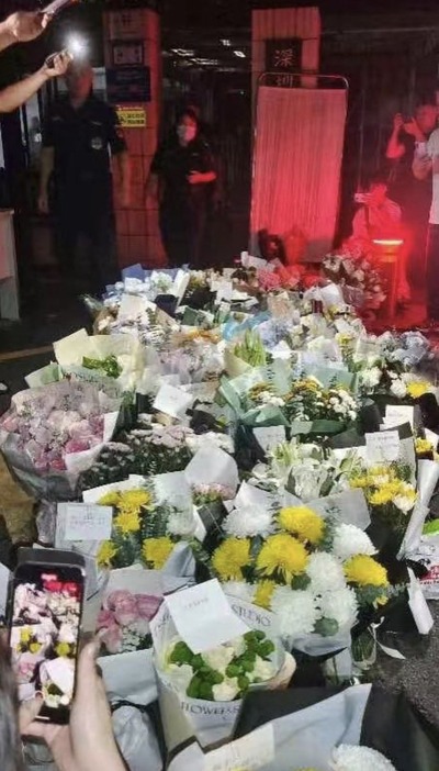 【中国10歳児童殺傷】報道「中国人達が献花に殺到」→当局「よし報じたな？即撤去」さらに日本人学校の表札を目隠しが判明！！