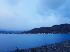 【悲報】京都市の水道水「臭すぎる！カビ臭すぎる！」猛暑によりプランクトン増加で基準値超え、上下水道局「健康への影響はない」
