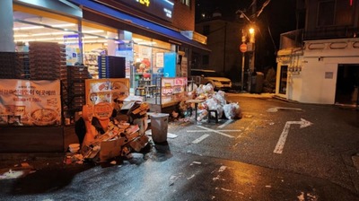 パヨクが称賛した韓国の弾劾デモ地獄だった「カップ麺の容器散乱しごみの山、カフェの外壁に放尿、下品な言葉連呼」