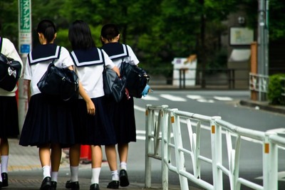 【悲報】14歳のガキ、大好き過ぎて同級生の女子生徒宅に侵入「体操服のハーフパンツを盗み逮捕」ばかやろうｗｗｗ