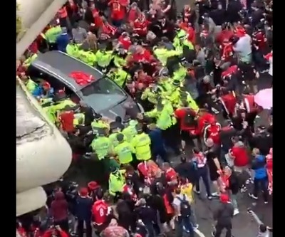 【閲覧注意】50万人以上が集う『英リバプールの優勝パレート』で無差別テロ発生「車が突っ込んで引き回す」まるでゾンビ映画 【閲覧注意】50万人以上が集う『英リバプールの優勝パレート』で無差別テロ発生「車が突っ込んで引き回す」まるでゾンビ映画